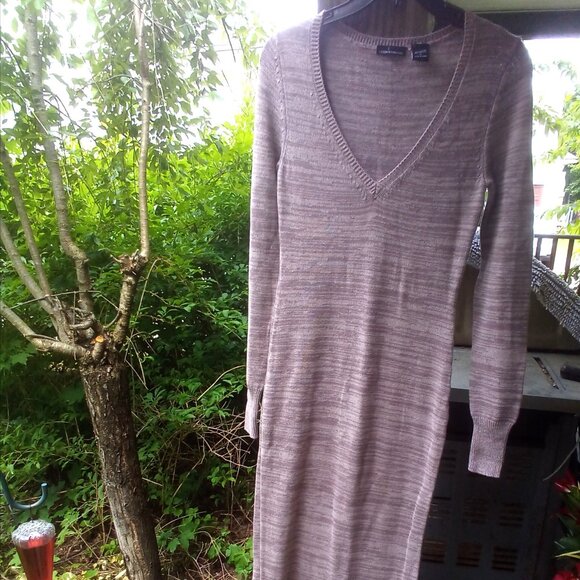 Moda International V-Neck Fitted Maxi Dress Vintage VS Size: Small - Picture 5 of 8